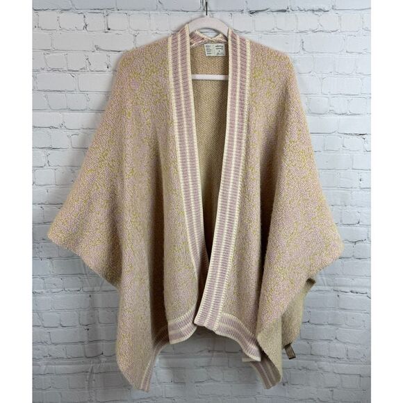 SATURDAY SUNDAY Anthropologie fluffy cozy knit poncho ruana cape wrap OS NWOT - Picture 1 of 10